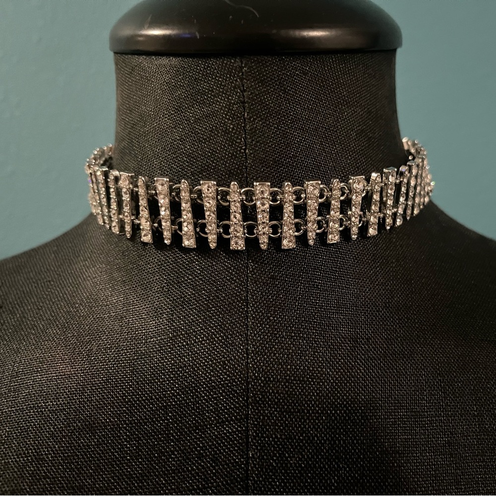 Kenneth Cole Choker